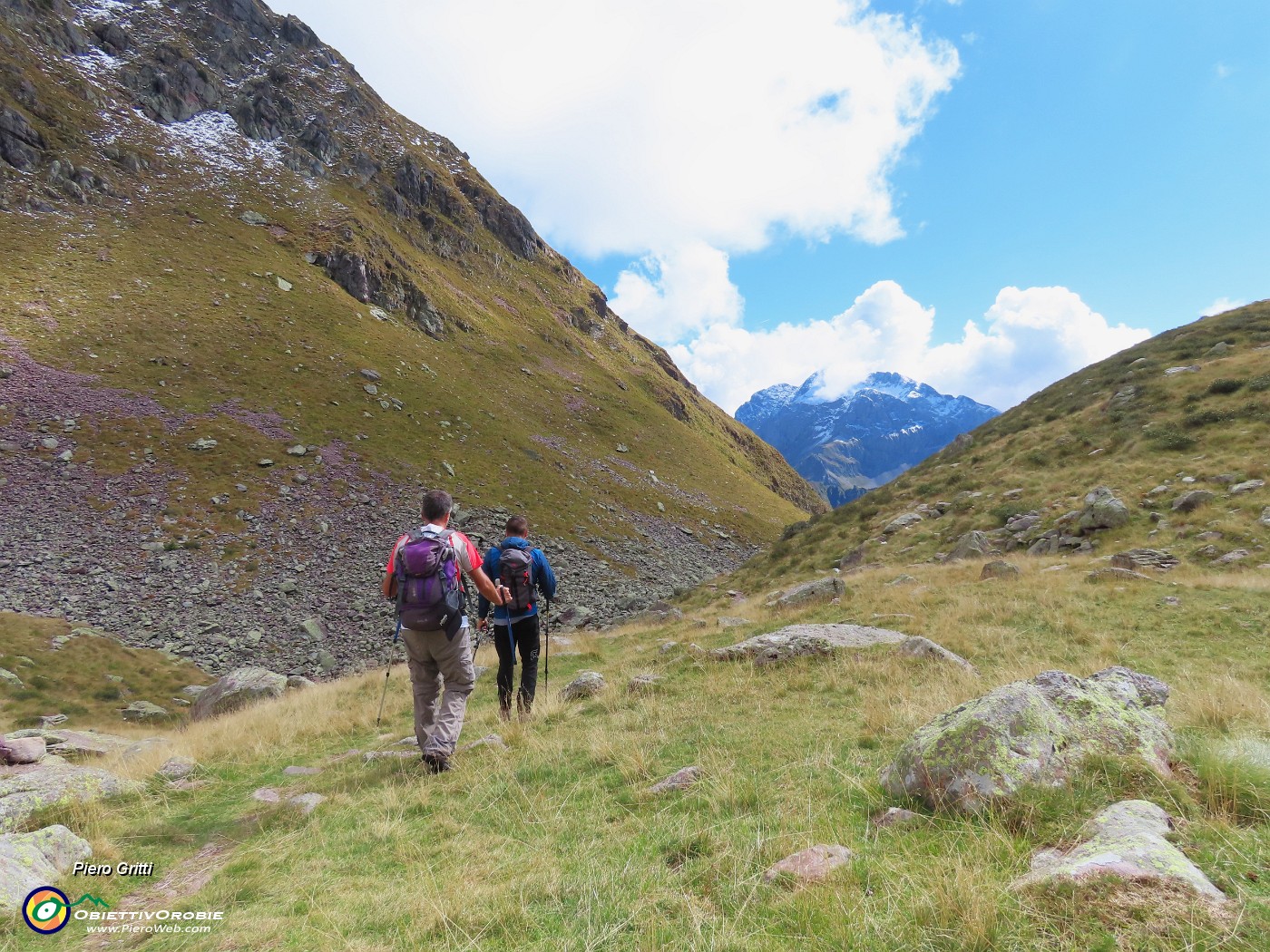 42 Scendiamo rifacendo a ritroso il percorso di salita.JPG